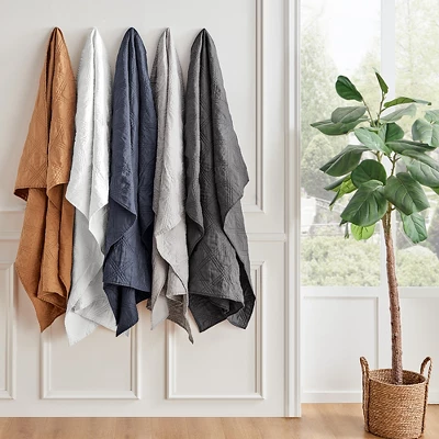 Linen Front/Cotton Back Quilted Throw - Levtex Home 5 Linen Front/Cotton Back Quilted Throw - Levtex Home - Image 3